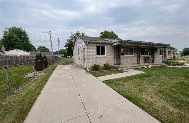 30820 GREATER MACK Avenue