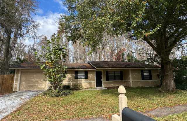 1211 Foxwood Dr