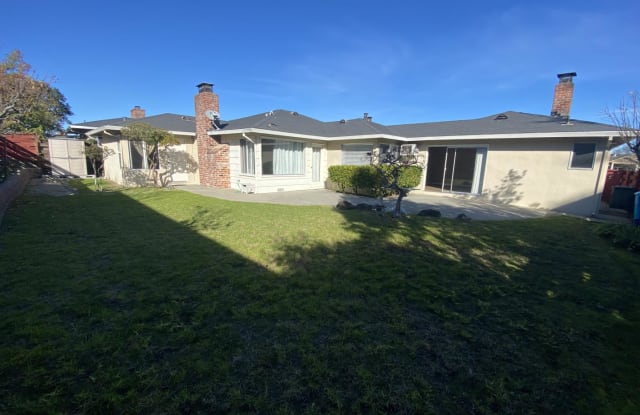 2622 Martinez DR - 2622 Martinez Drive, Burlingame, CA 94010