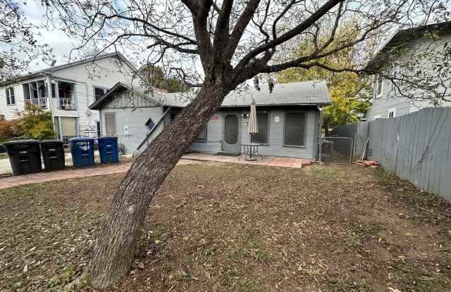 2-BEDROOM DUPLEX IN MAHNCKE PARK