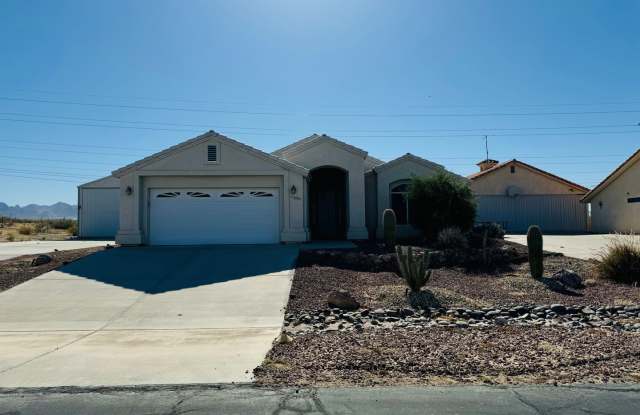 SHORT TERM RENTAL 3BD/2BA IN PRIVATE GATED COMMUNITY