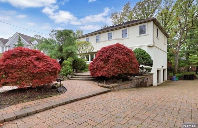 6  Van Wagoner Drive - 6 Van Wagoner Drive, Englewood Cliffs, NJ 07632