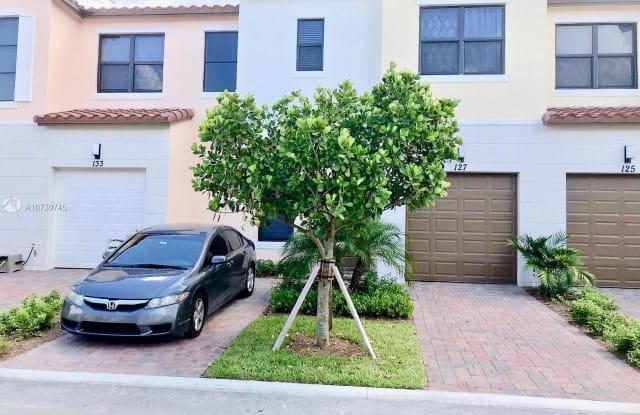 127 NW 209th Trl - 127 NW 209th Trl, Pembroke Pines, FL 33029