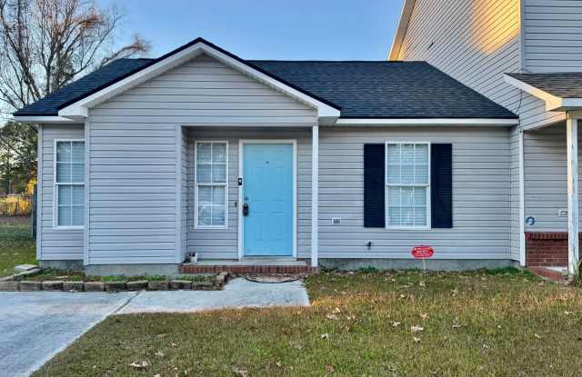 Photo of Adorable 2BR/2 Bath Duplex!