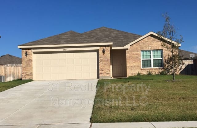 1407 Swan Ridge Dr - 1407 Swan Ridge Drive, Sherman, TX 75092