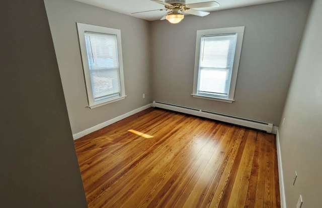 Photo of 21 Asnuntuck Street