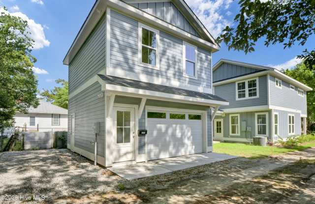 Photo of 313 Queen Street unit: A