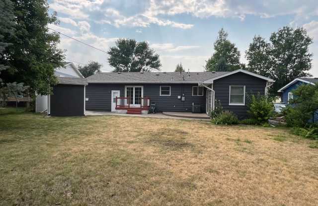 3 Bed, 2 Bath Home for Rent!!