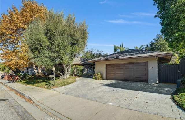 Photo of 4532 Topanga Canyon