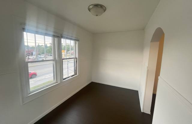 6050 E Washington St, B