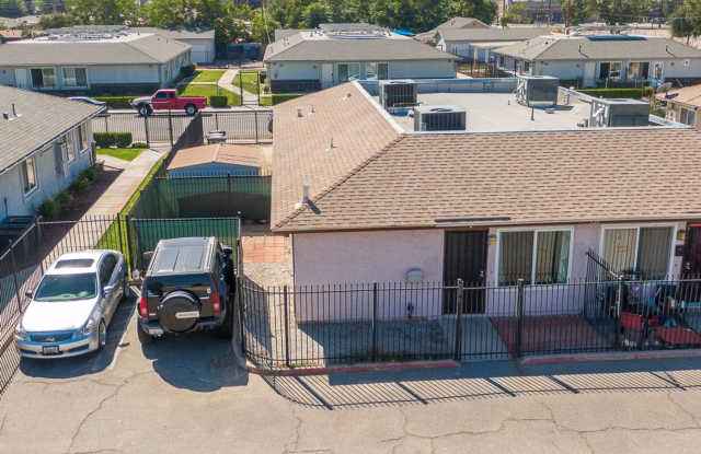 Photo of 2 Bed / 1 Bath Unit – Updated  Move-In Ready – Hemet