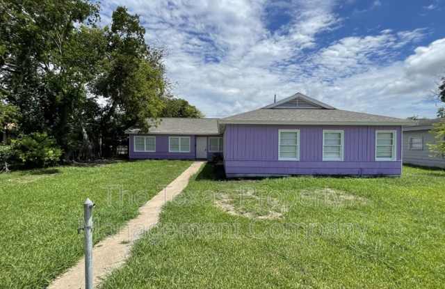 1732 W 5th St - 1732 West 5th Street, Freeport, TX 77541