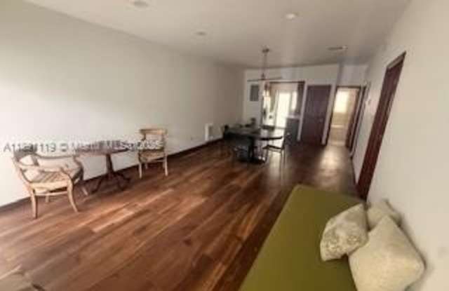 Photo of 2208 Bay Dr