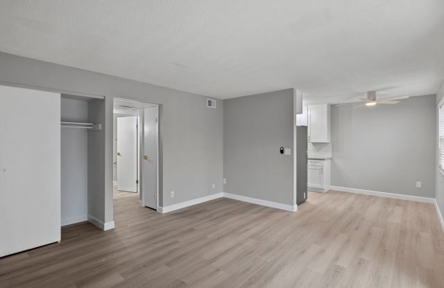 Renovated Two Bedroom Near Kenwood Mall!