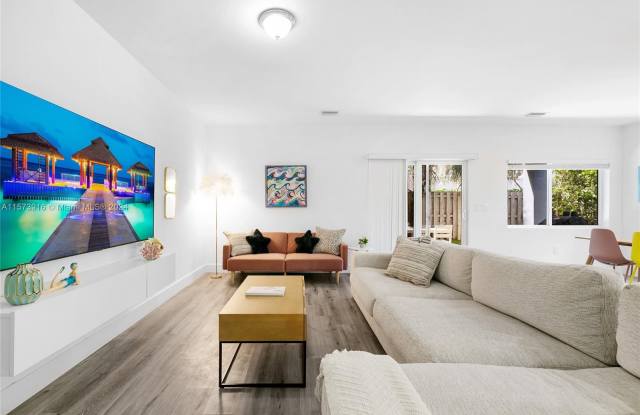 1123 NE 23rd Ter