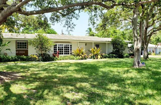 7481 SW 158th Ter - 7481 Southwest 158th Terrace, Palmetto Bay, FL 33157