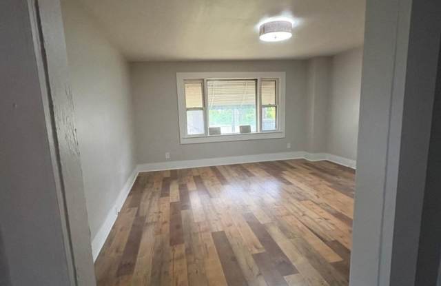 Welcome to 4245 E 71st Street, Cleveland, OH 44105