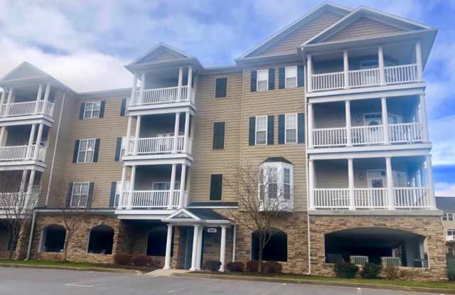 Photo of 1 bedroom condo Suncrest Village Gated Community Near Hospitals - Available on 06/04/2026