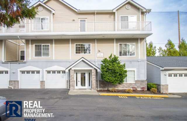 Beautifully Furnished 3 Bedroom Condo!