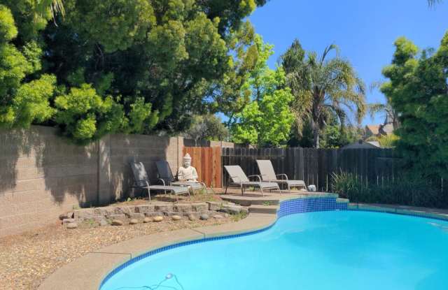 Paradise awaits - 466 Regency Circle, Vacaville, CA 95687