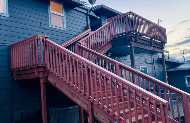 Photo of Large renovated 2 bedroom apartment in the heart of Stayton. Don't miss this opportunity!