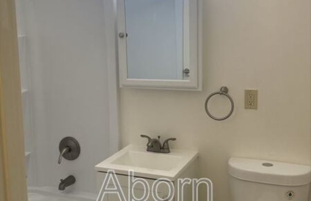 2807 & 2813 Manor Drive