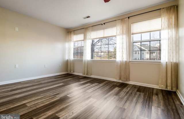 Photo of 8385 MONTGOMERY RUN Road unit: D