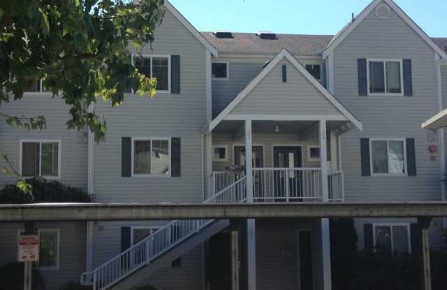 3 Bedroom Town Home in Emerald Pointe