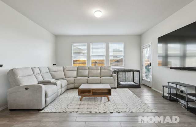 Photo of 5 Bedroom Single Family Home in Elgin