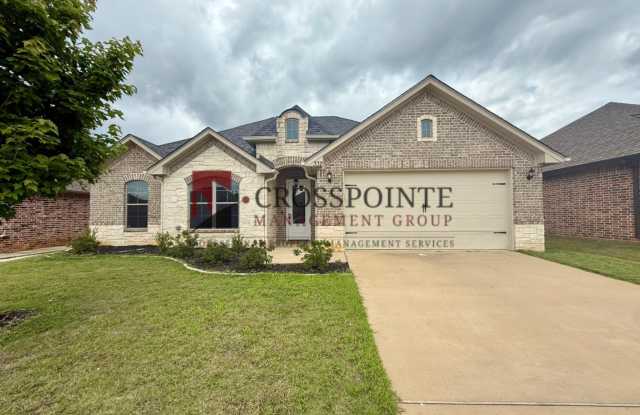 3 Bedroom 2 Bathroom Home in Lindale!