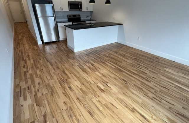 Photo of 800 w cary st