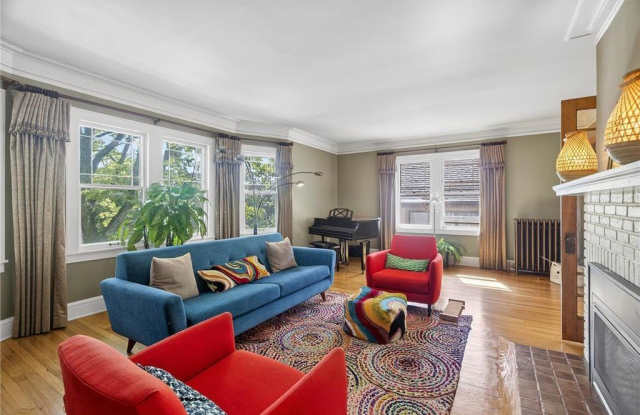 1920 Fremont Avenue S