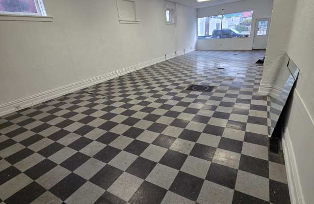 2523 Peach Street - Store Front