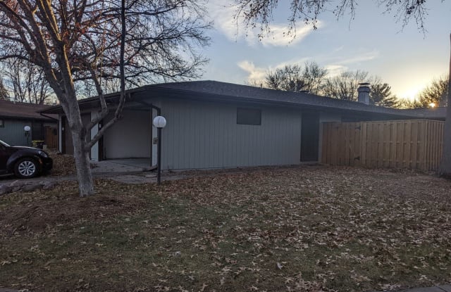 3345 Hanover Court - 3345 Hanover Court, Iowa City, IA 52245