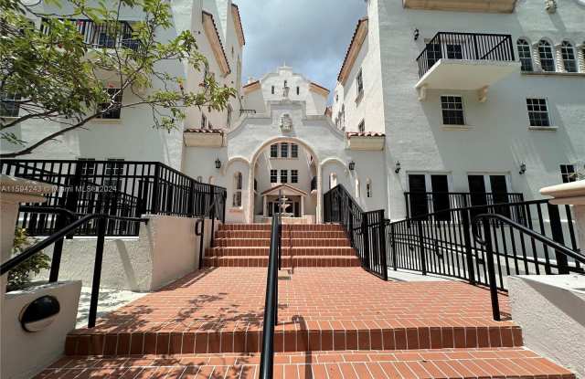 323 Navarre Ave