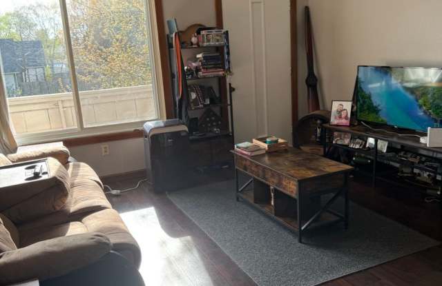 Two Bedroom One Bath Upper Unit in Duplex