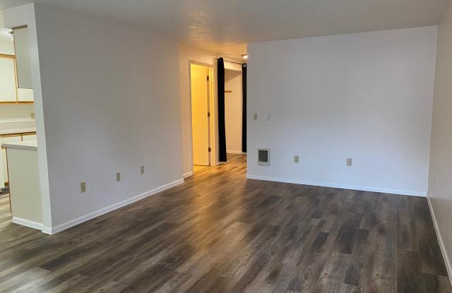 397 Madrona Ave. SE #150