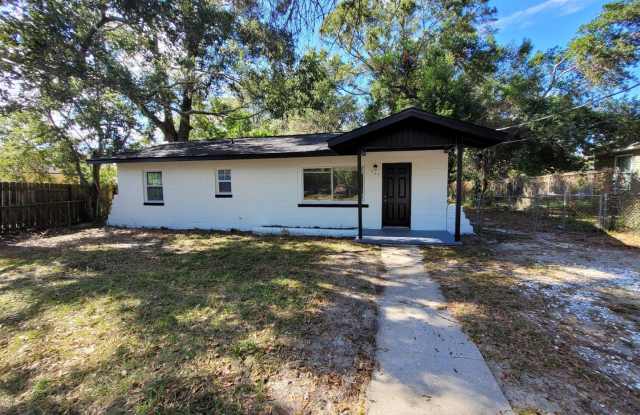 925 N K St Pensacola, FL 32501 | MOVE IN SPECIAL: HALF OFF first full month of rent!!!
