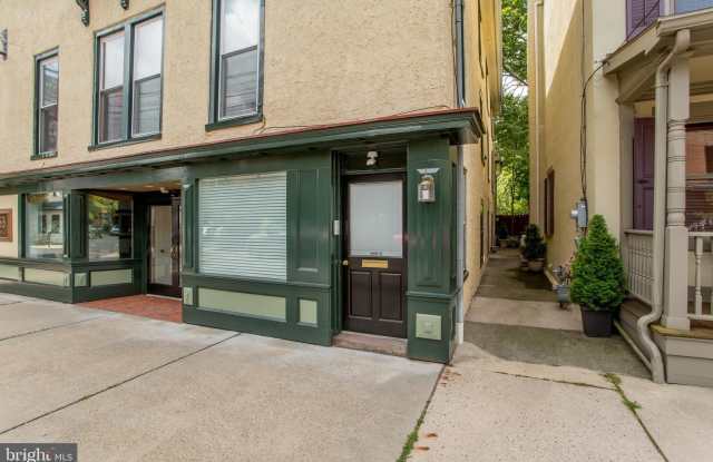 63 CORYELL ST. unit: B