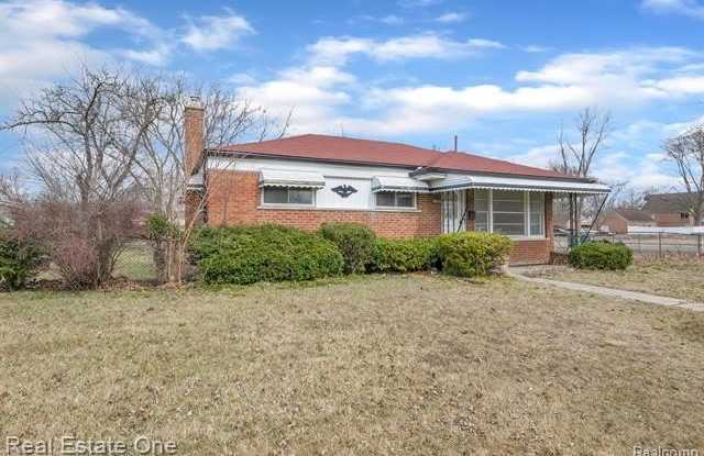 27418 Maplewood Street