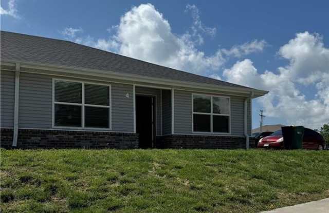 637 Hidden Springs  DR Unit #4