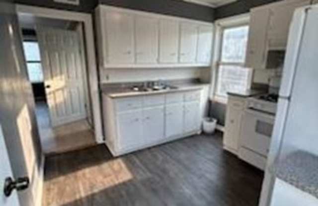 310 E Main