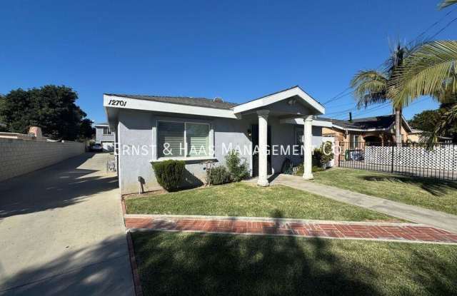 12701 Waldorf Dr