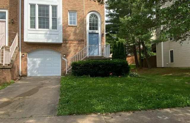 Photo of 8013 HILLIARD DR