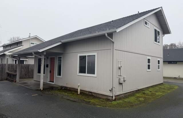 Photo of 241 NE School St