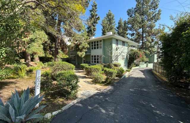 Photo of 1625 Raymond Hill Rd