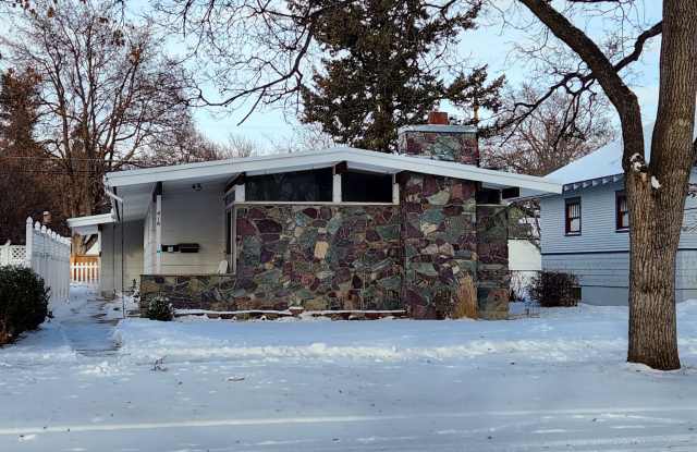 Three Bedroom with ALL Utilities Included
