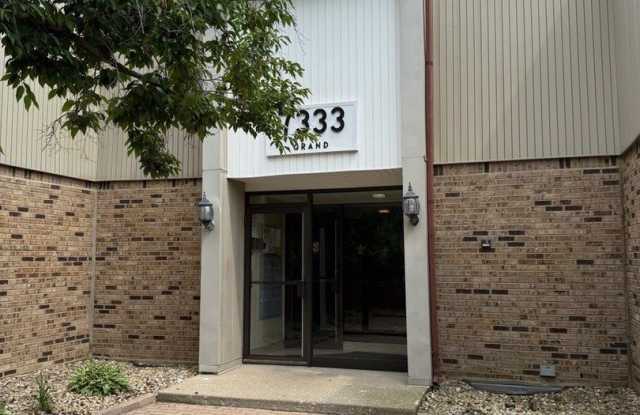 Photo of 7333 Grand Avenue