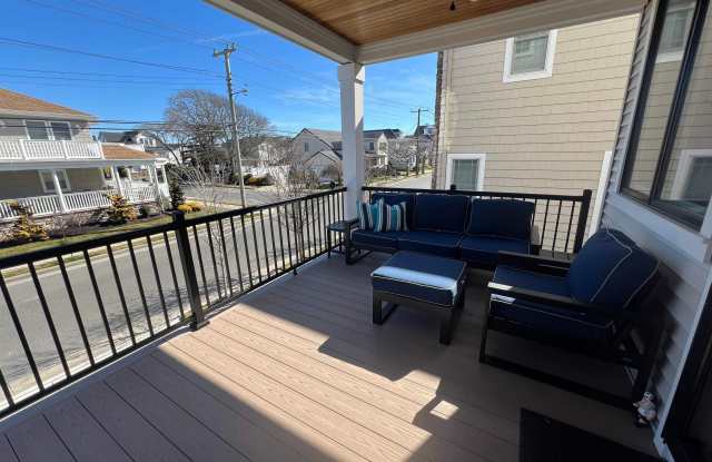 22 N Fredericksburg Ave