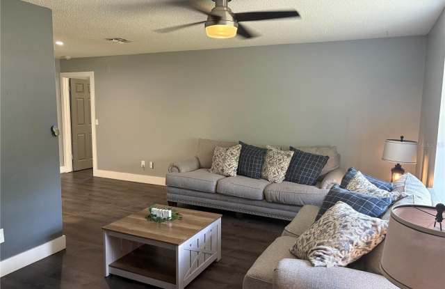 1182 QUINTUPLET DRIVE